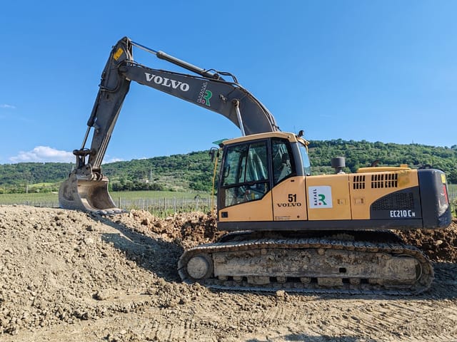 GPS Tracking for Construction Equipment & Generators | Entopizo